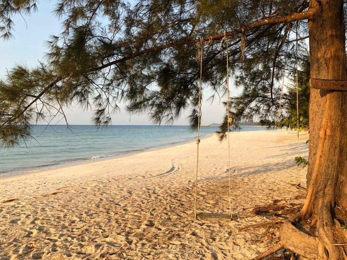 Belitung Holiday Resort Sijuk Esterno foto